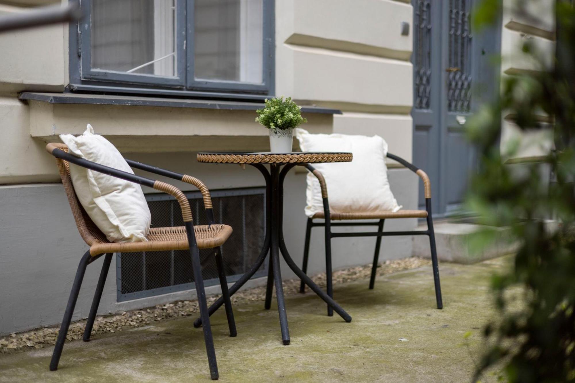 Ferienwohnung Hidden Gem With Terrace On The Andrassy Fashion Road Budapest Exterior foto