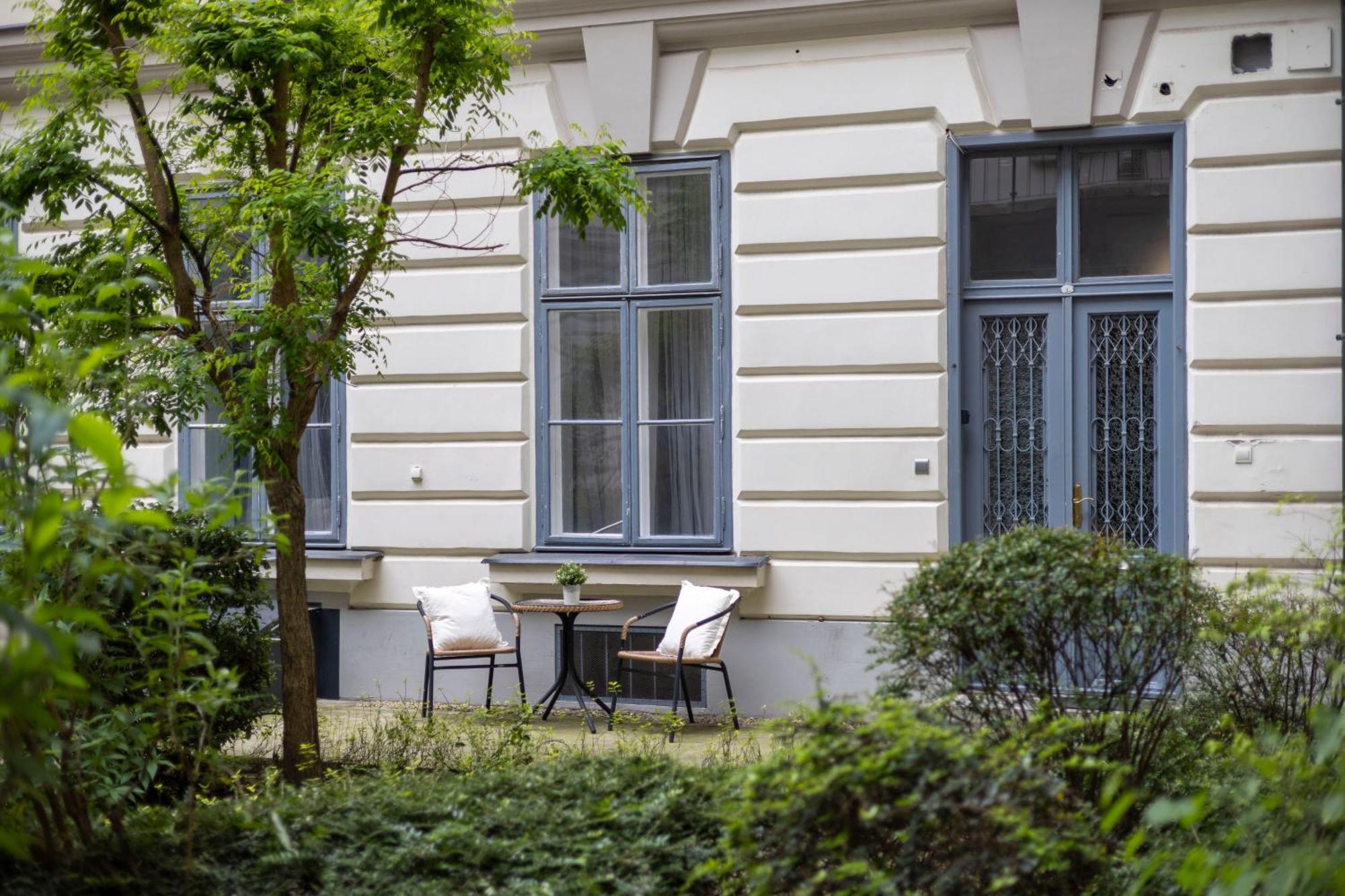 Ferienwohnung Hidden Gem With Terrace On The Andrassy Fashion Road Budapest Exterior foto
